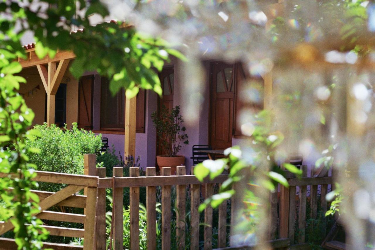 Raset Rustic Bed & Breakfast *